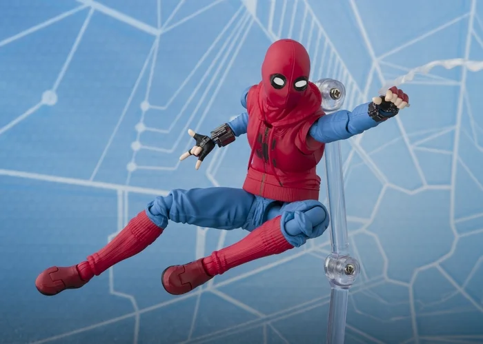 Bandai S.H.Figuarts Spider-Man: Homecoming Spider-Man Homemade Suit Ver. W/ Tamashii Option Act Wall - Image 10