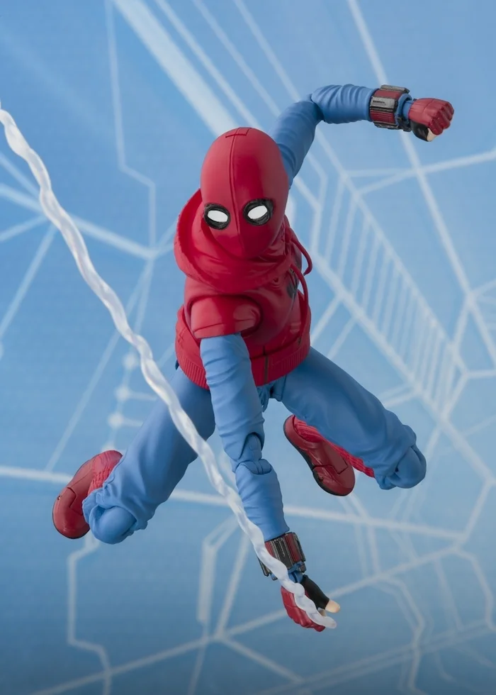 Bandai S.H.Figuarts Spider-Man: Homecoming Spider-Man Homemade Suit Ver. W/ Tamashii Option Act Wall - Image 7