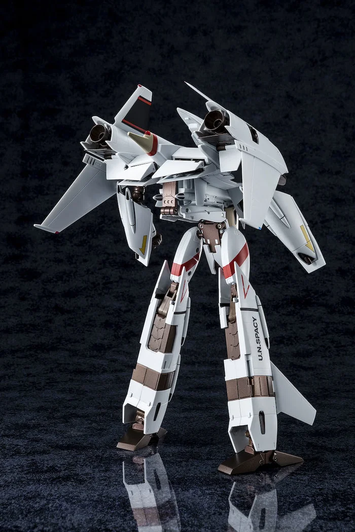Macross 1/60 Scale Perfect Transformation VF-4A Lightning III Hikaru Ichijyo Use Aircraft - Image 7