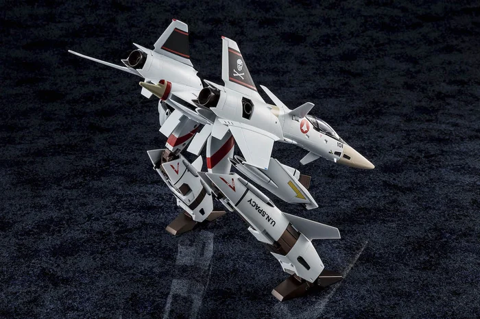 Macross 1/60 Scale Perfect Transformation VF-4A Lightning III Hikaru Ichijyo Use Aircraft - Image 5