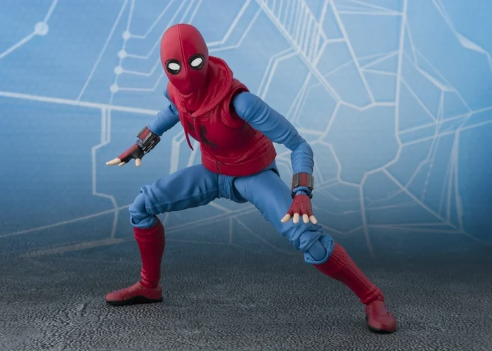 Bandai S.H.Figuarts Spider-Man: Homecoming Spider-Man Homemade Suit Ver. W/ Tamashii Option Act Wall - Image 5